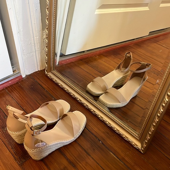 NWT: size 8W - 2.5” espadrille wedge sandals in beige - Picture 2 of 9